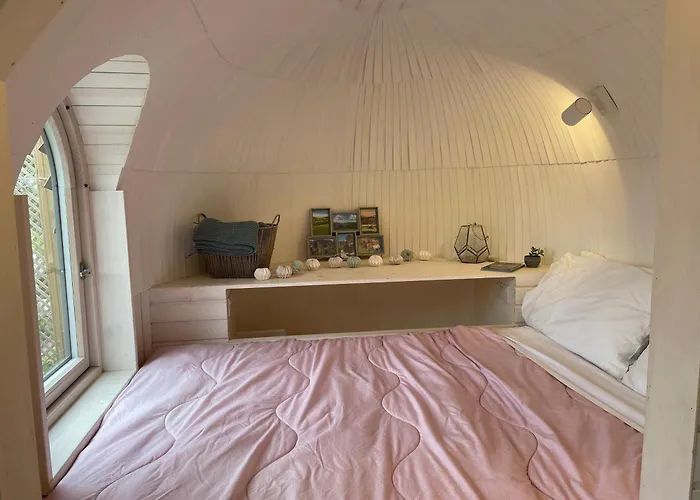 Clotted Cream -Lydcott Glamping, Cornish Sea Views